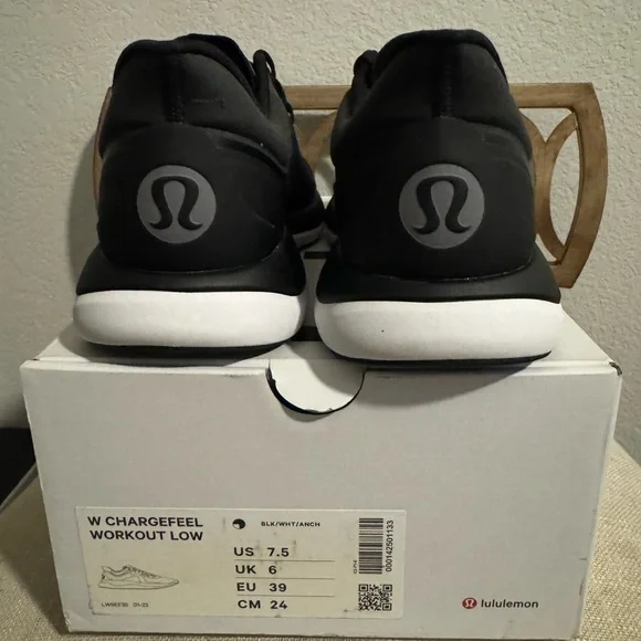New LULULEMON Women's Chargefeel Low Workout Shoe - Picture 5 of 6